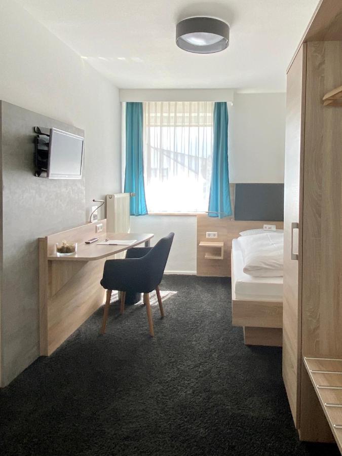 Hotel Zur Sonne Bodelshausen Exteriör bild
