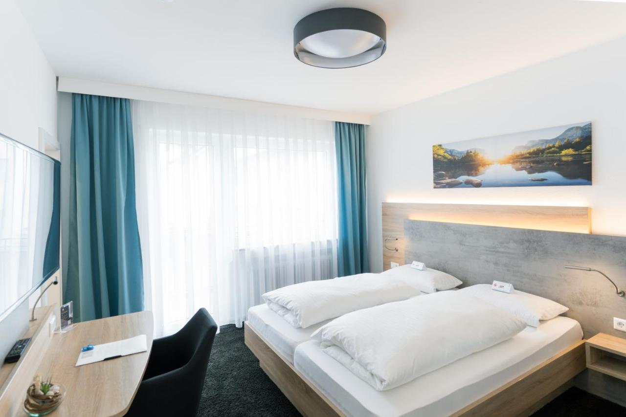Hotel Zur Sonne Bodelshausen Exteriör bild