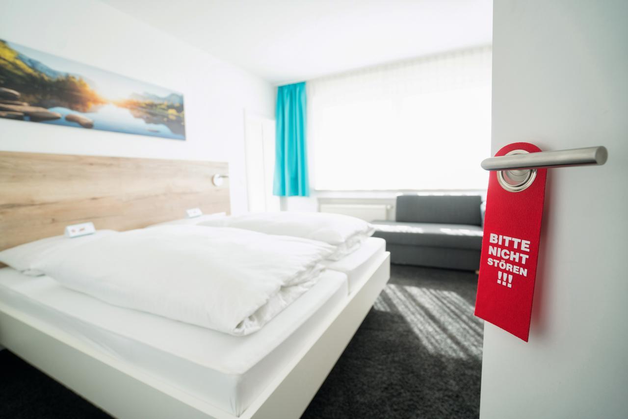 Hotel Zur Sonne Bodelshausen Exteriör bild