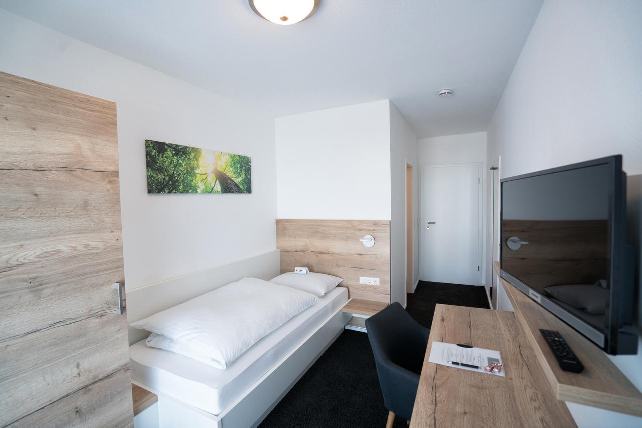 Hotel Zur Sonne Bodelshausen Exteriör bild