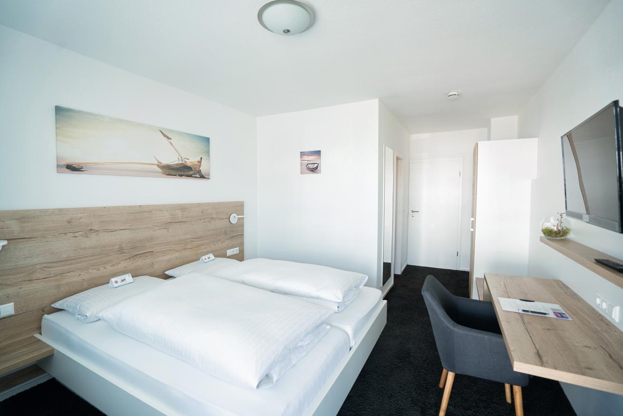 Hotel Zur Sonne Bodelshausen Exteriör bild