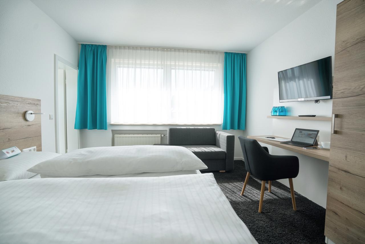 Hotel Zur Sonne Bodelshausen Exteriör bild